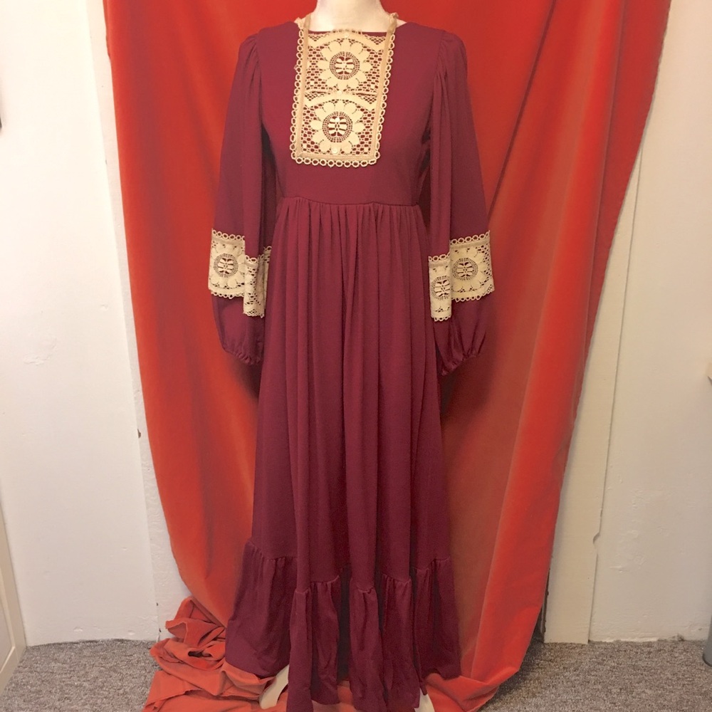 Vintage 70s prairie dress red jersey lace trim by Marianne size 6